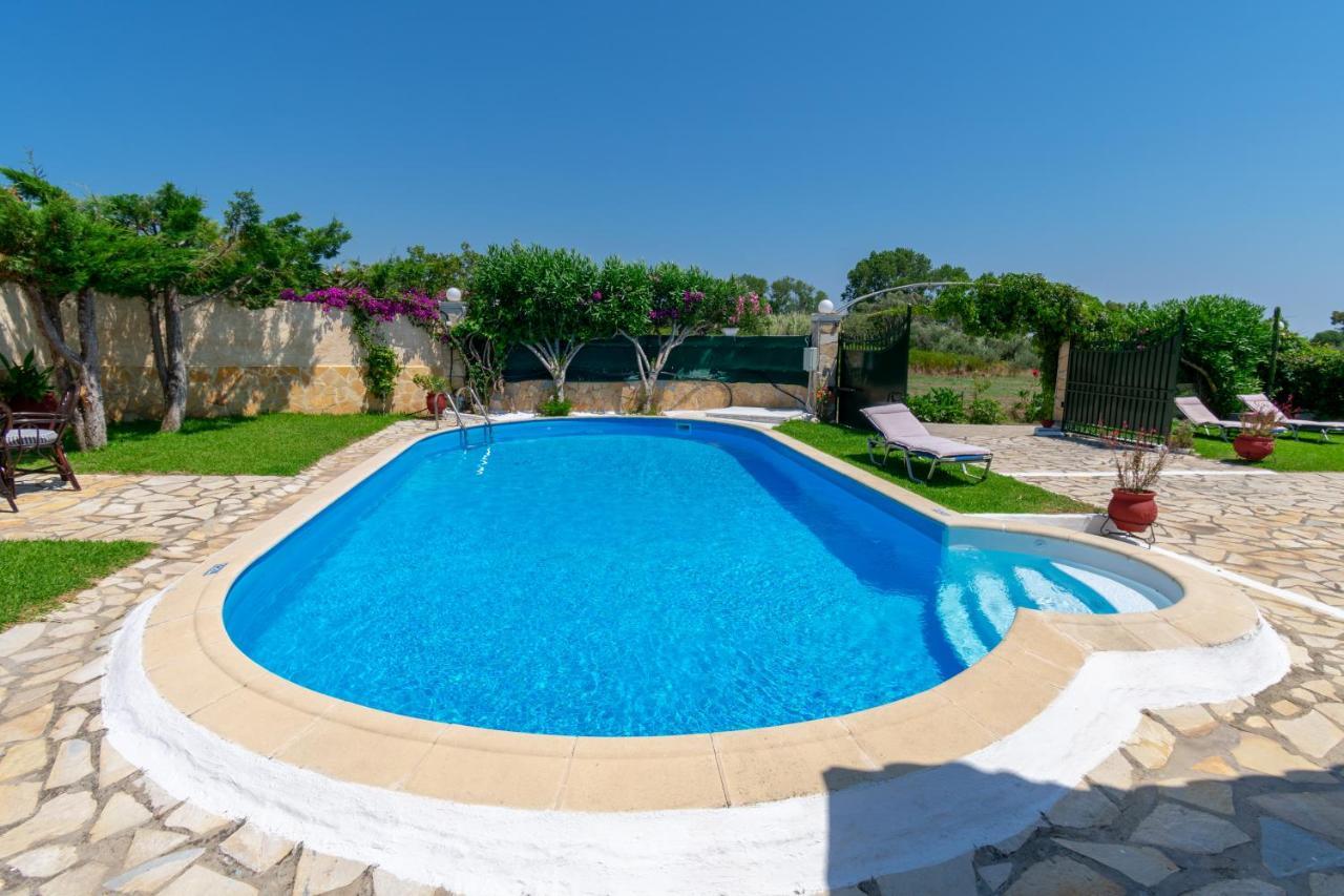 Villa Saia Halikounas Luaran gambar